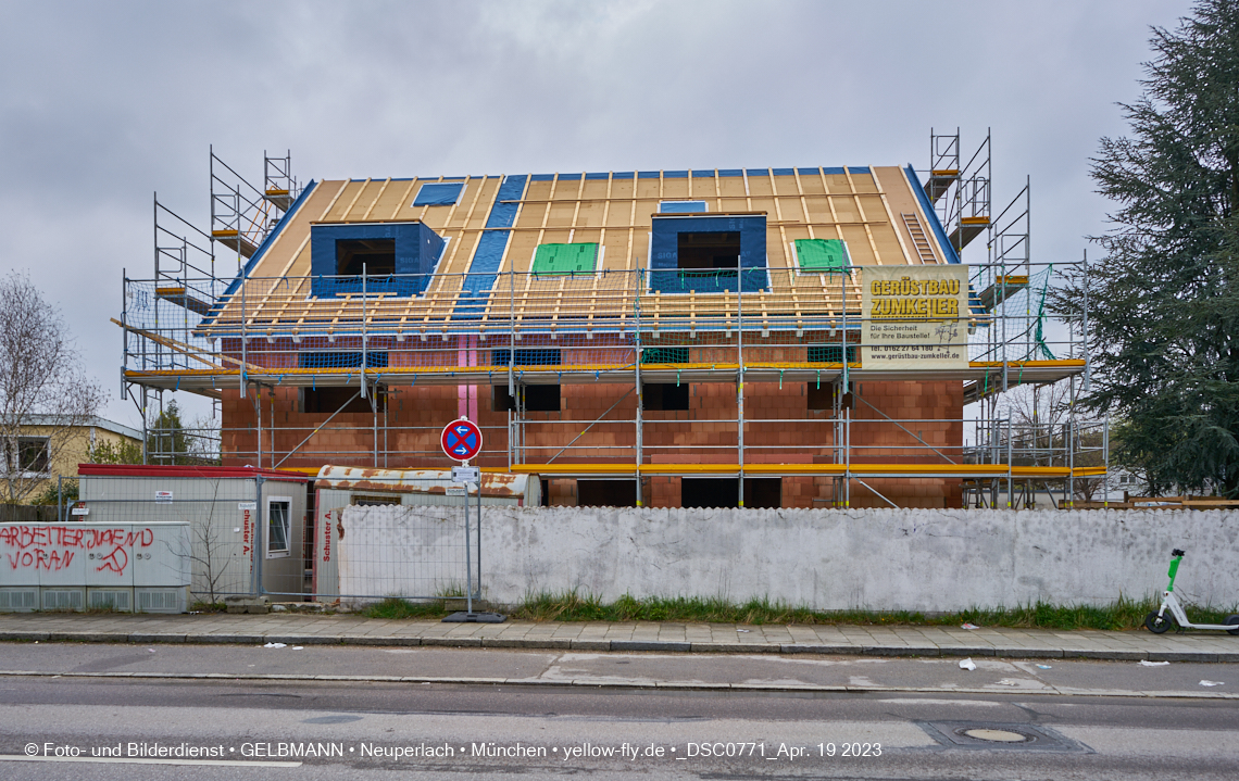 19.04.2023 - Bilder von der Baustelle Niederalmstraße 16 in Neuperlach